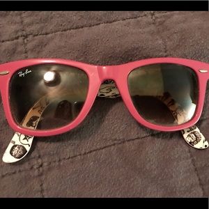 Limited Edition Pink/Comic Ray Ban Wayfarer